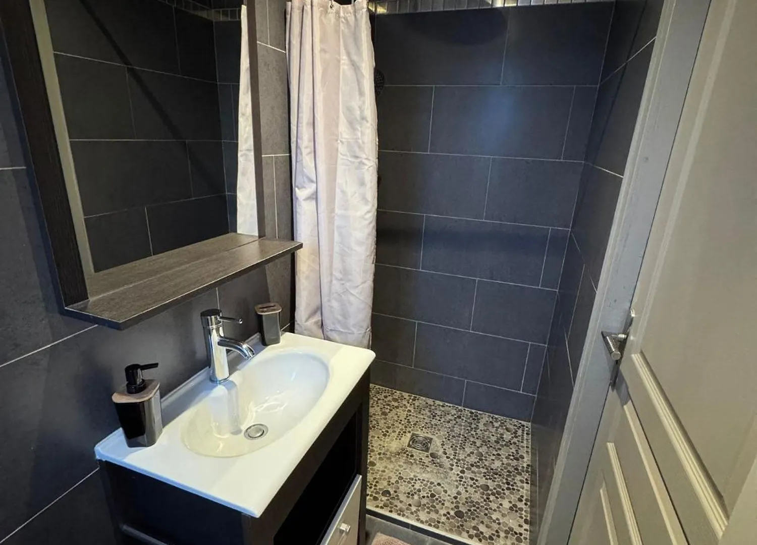 2 Twenty Fort Studio With Pool Lyon Villeurbanne Francie