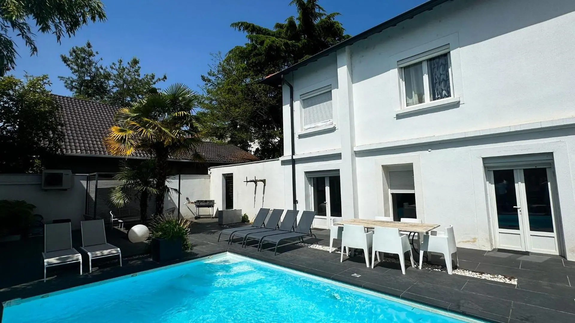 2 Twenty Fort Studio With Pool Lyon Villeurbanne 0*,
